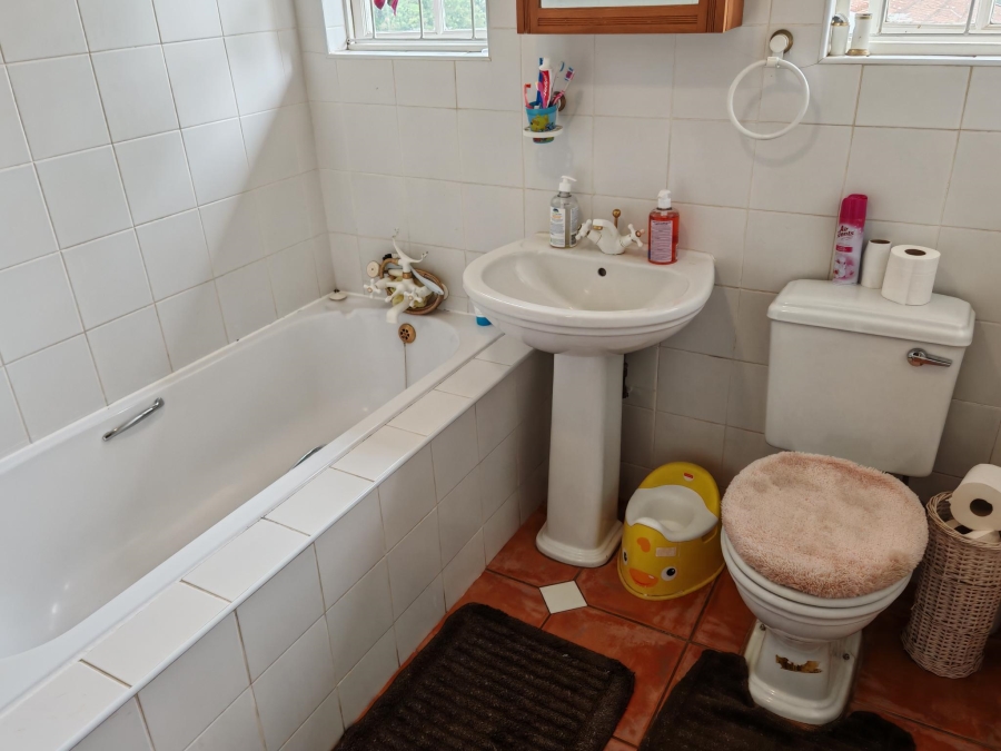 To Let 4 Bedroom Property for Rent in Dawncliffe KwaZulu-Natal