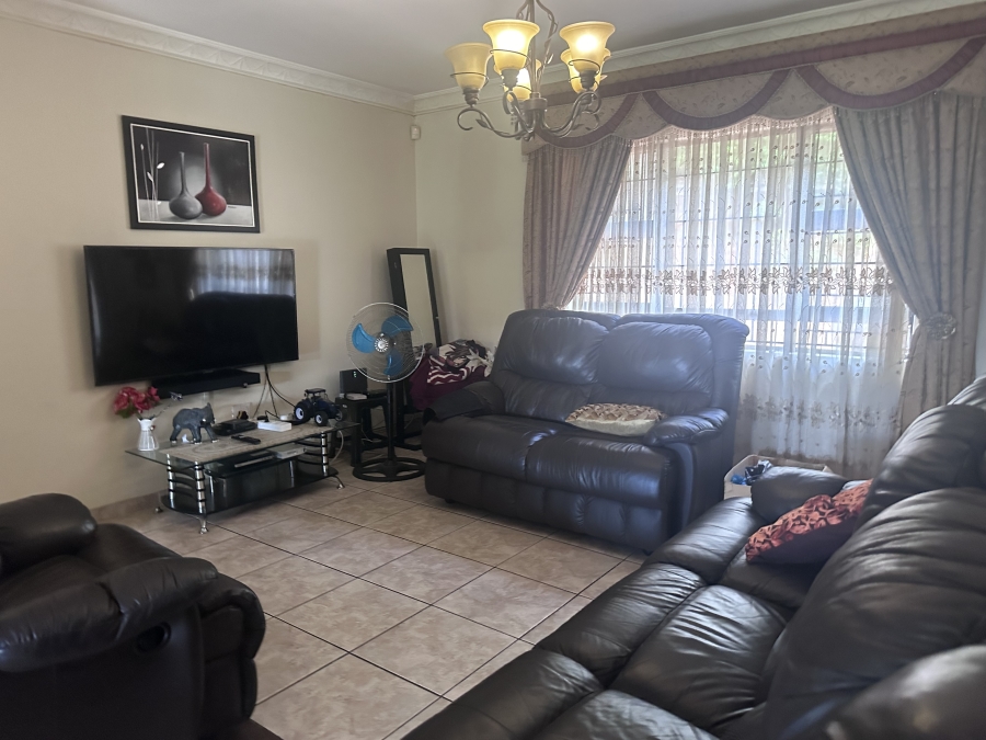 6 Bedroom Property for Sale in Wyebank KwaZulu-Natal