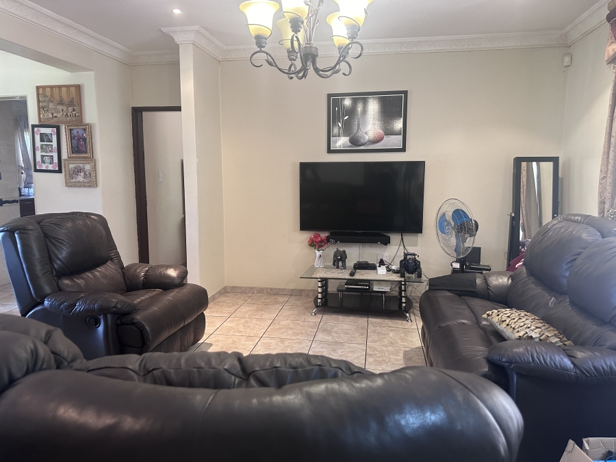 6 Bedroom Property for Sale in Wyebank KwaZulu-Natal