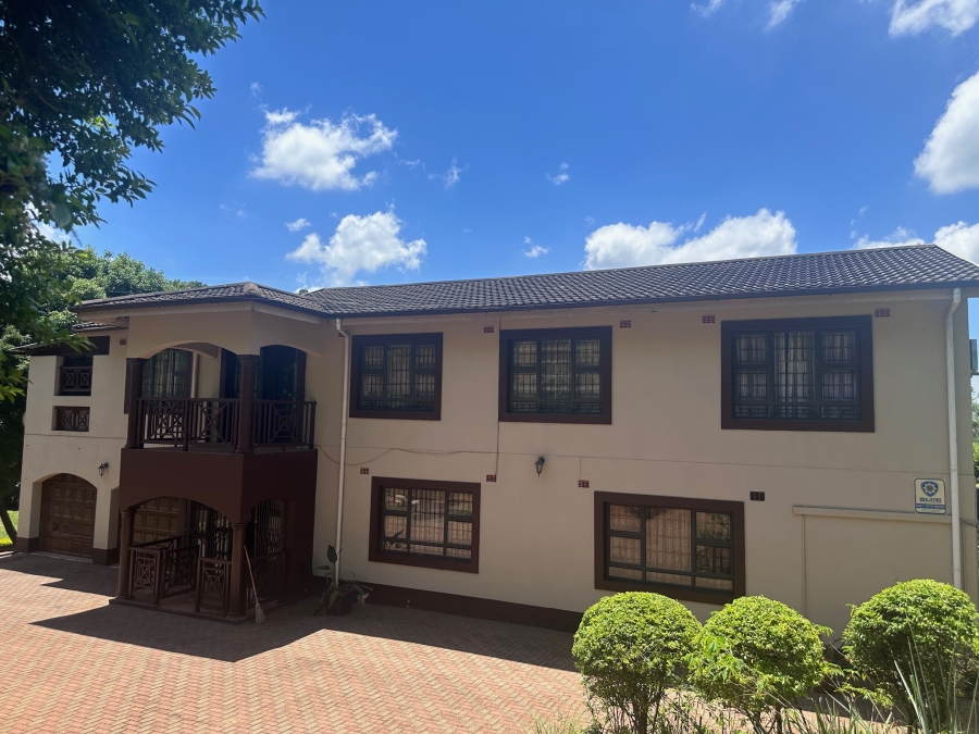 6 Bedroom Property for Sale in Wyebank KwaZulu-Natal