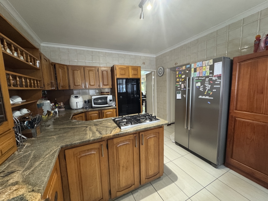 3 Bedroom Property for Sale in Kloof KwaZulu-Natal