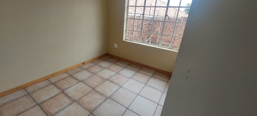 2 Bedroom Property for Sale in Pioneer Park KwaZulu-Natal