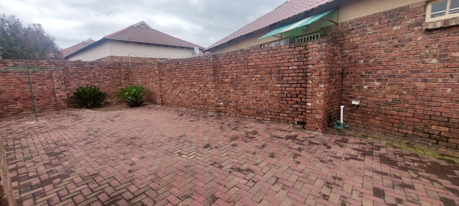 2 Bedroom Property for Sale in Pioneer Park KwaZulu-Natal