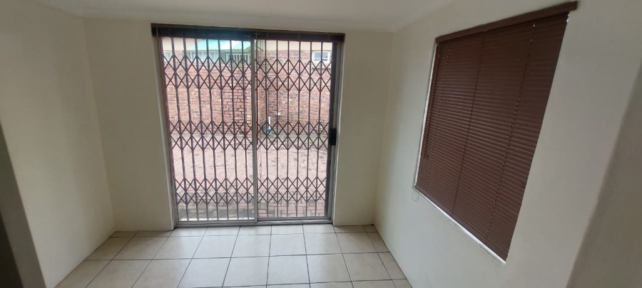 2 Bedroom Property for Sale in Pioneer Park KwaZulu-Natal