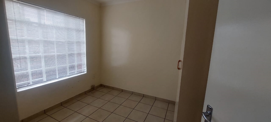 2 Bedroom Property for Sale in Pioneer Park KwaZulu-Natal