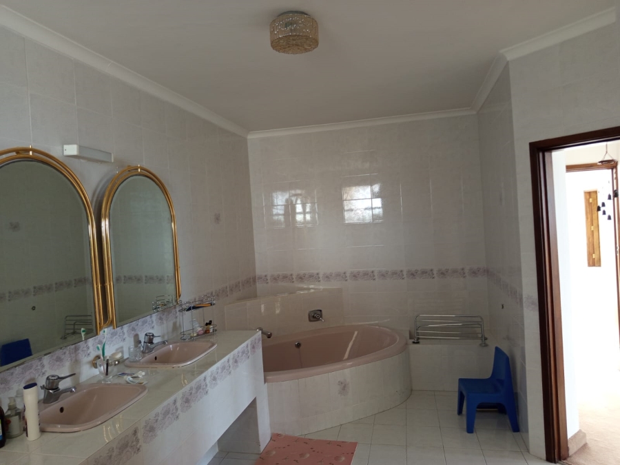 5 Bedroom Property for Sale in La Mercy KwaZulu-Natal