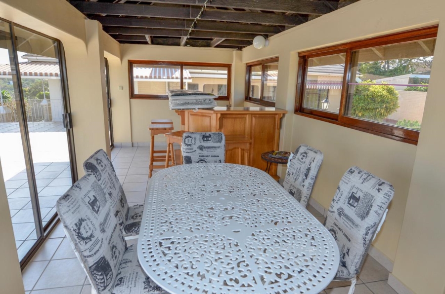 5 Bedroom Property for Sale in Manaba Beach KwaZulu-Natal