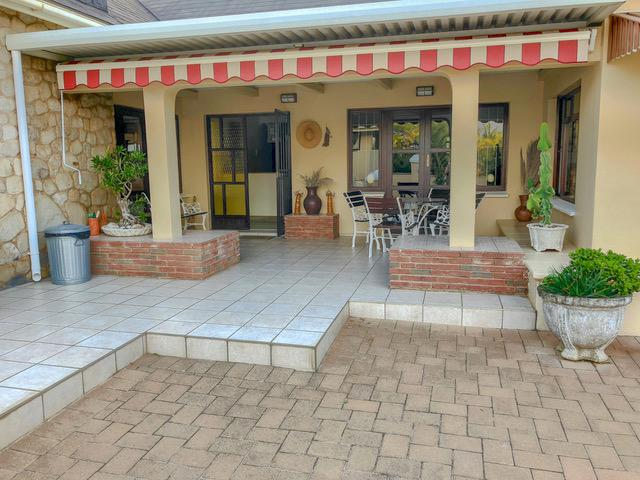 5 Bedroom Property for Sale in Manaba Beach KwaZulu-Natal