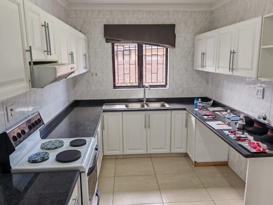 To Let 3 Bedroom Property for Rent in Grayleigh KwaZulu-Natal