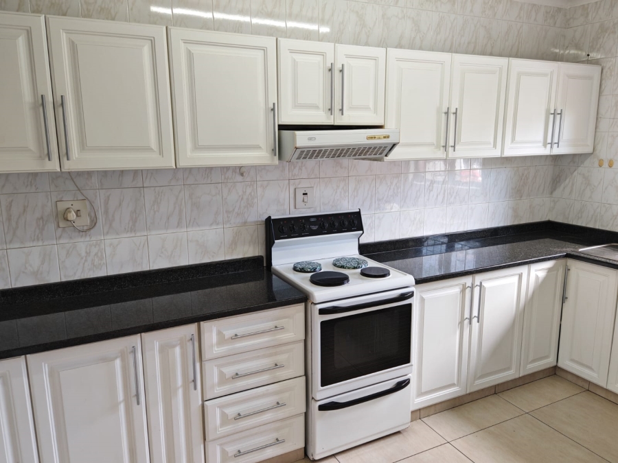 To Let 3 Bedroom Property for Rent in Grayleigh KwaZulu-Natal