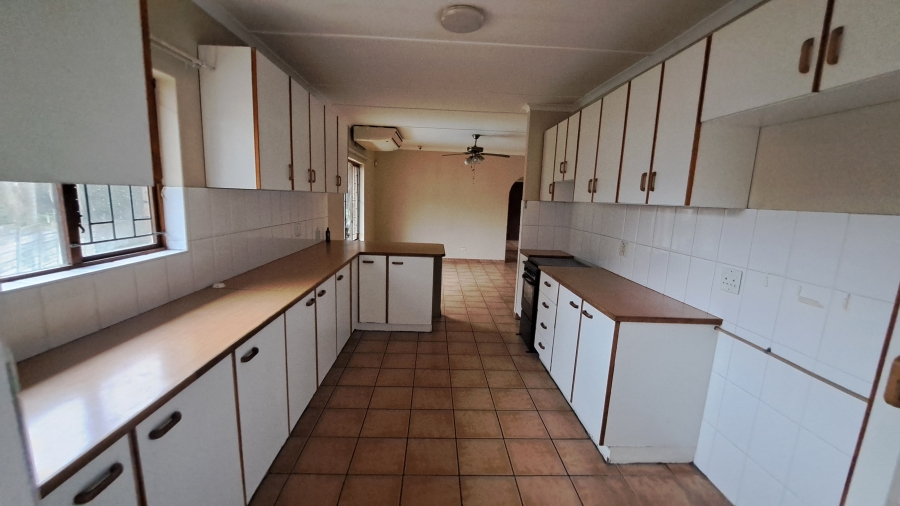 4 Bedroom Property for Sale in Veld En Vlei KwaZulu-Natal