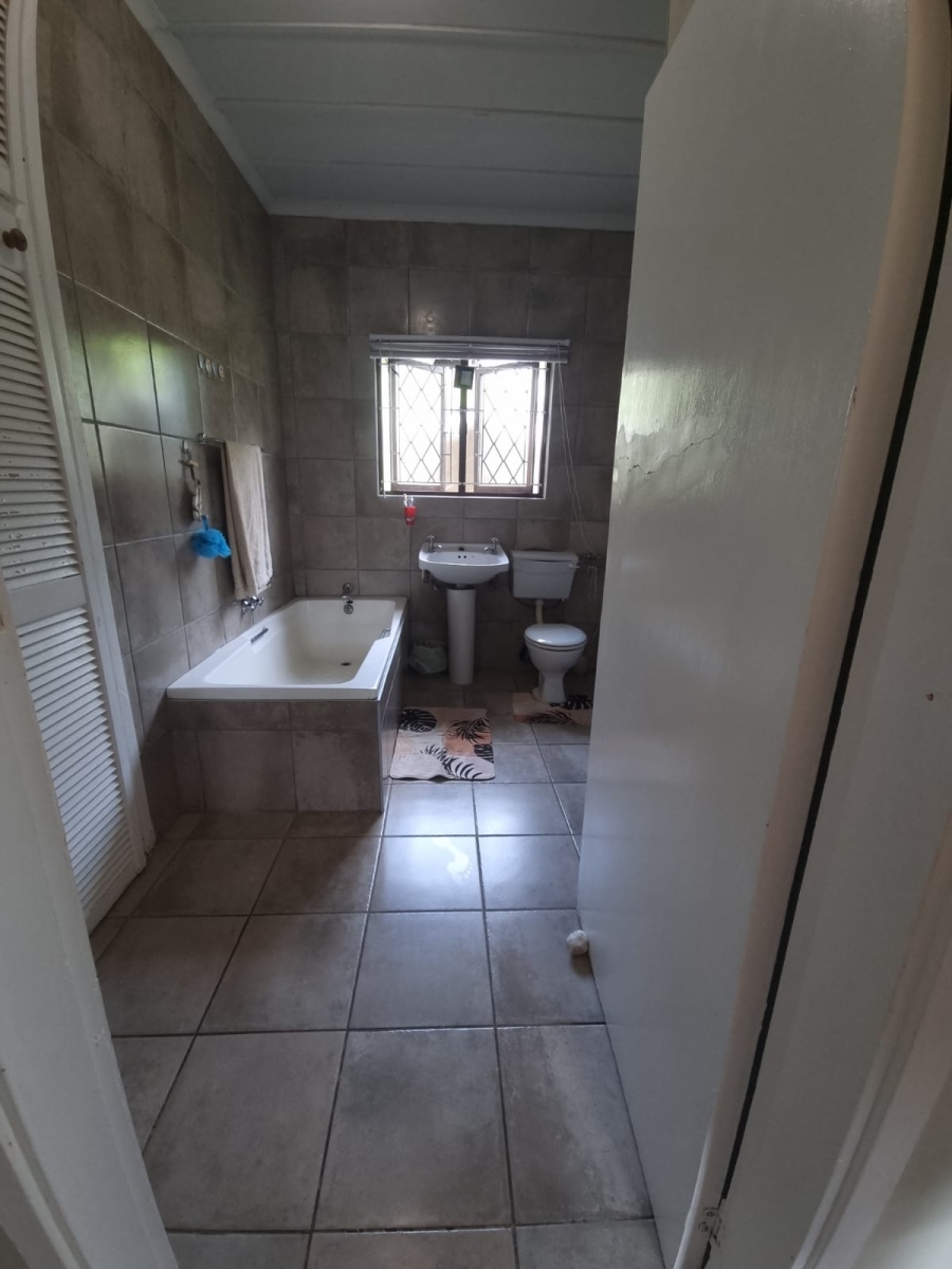 To Let 3 Bedroom Property for Rent in Leisure Bay KwaZulu-Natal