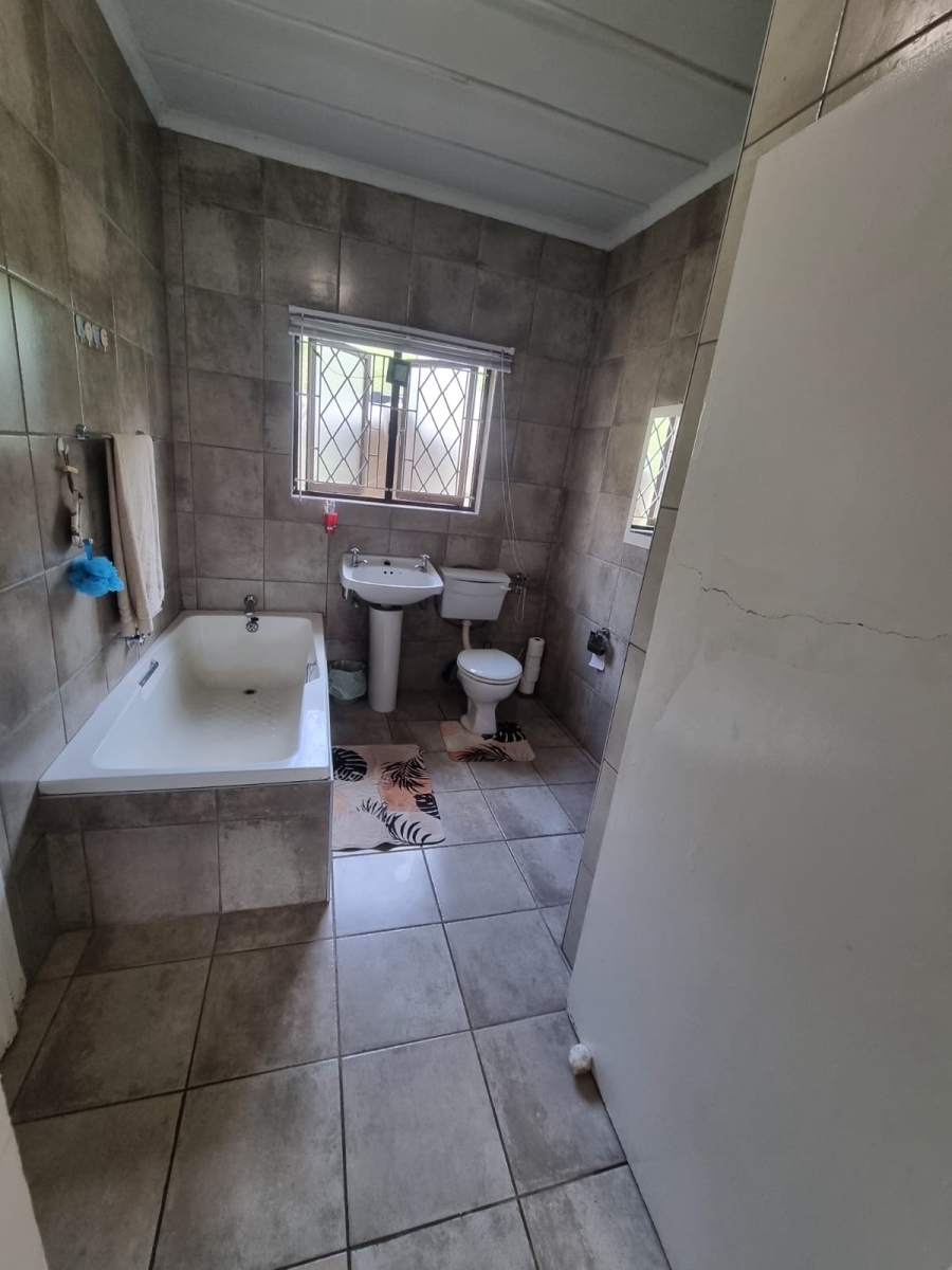 To Let 3 Bedroom Property for Rent in Leisure Bay KwaZulu-Natal