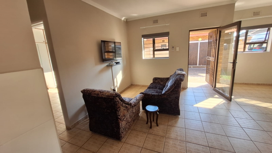 To Let 7 Bedroom Property for Rent in Birdswood KwaZulu-Natal