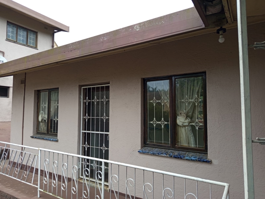 6 Bedroom Property for Sale in South Ridge KwaZulu-Natal