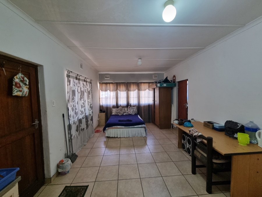 6 Bedroom Property for Sale in Margate KwaZulu-Natal