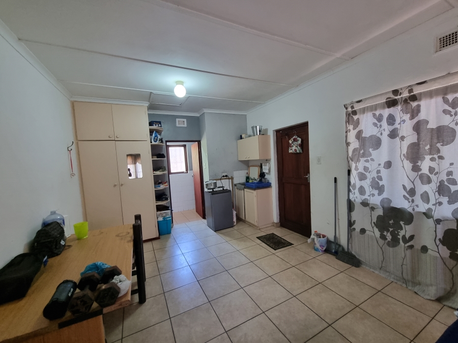 6 Bedroom Property for Sale in Margate KwaZulu-Natal