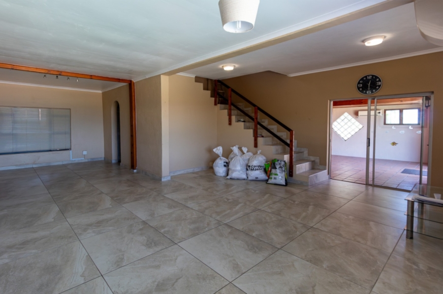 5 Bedroom Property for Sale in Ocean View KwaZulu-Natal