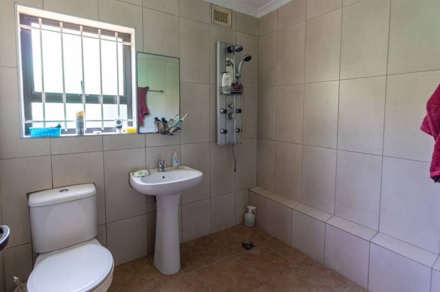 5 Bedroom Property for Sale in Ocean View KwaZulu-Natal