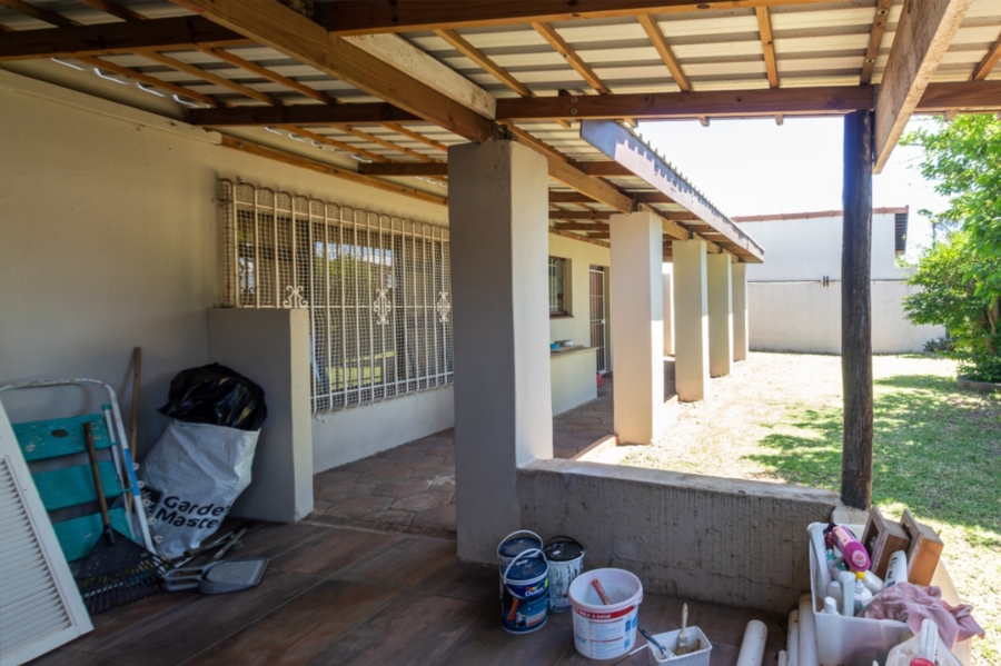 5 Bedroom Property for Sale in Ocean View KwaZulu-Natal