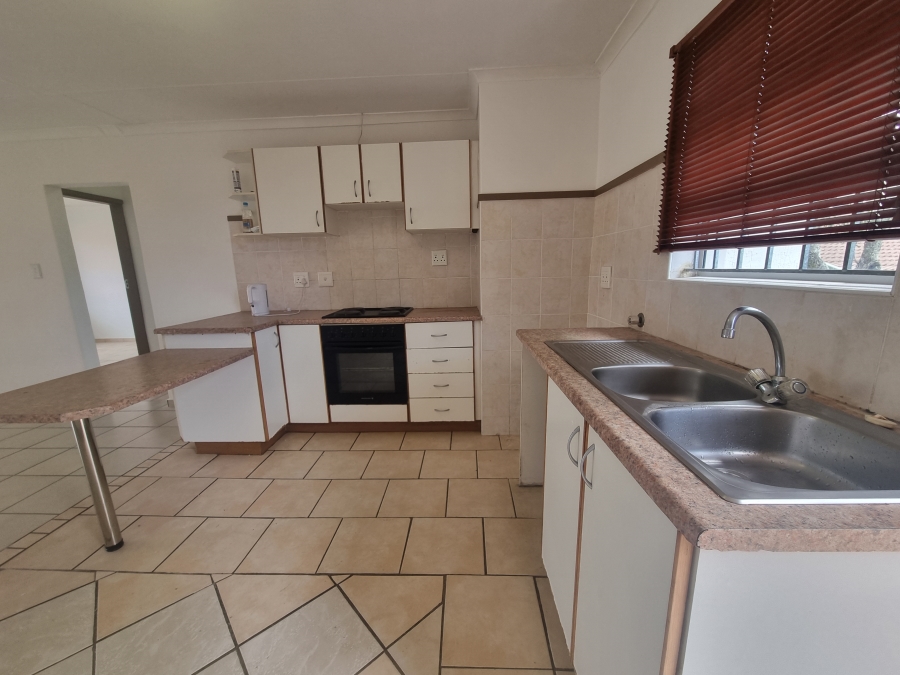 To Let 2 Bedroom Property for Rent in Lawrence Rocks KwaZulu-Natal