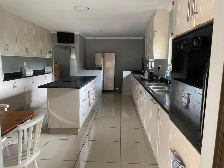 7 Bedroom Property for Sale in Wyebank KwaZulu-Natal