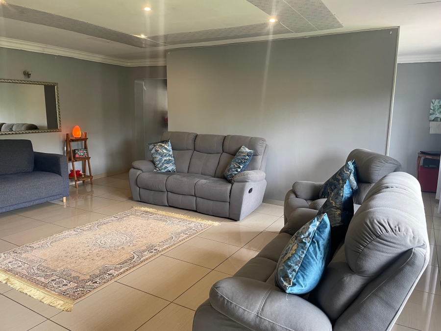 7 Bedroom Property for Sale in Wyebank KwaZulu-Natal