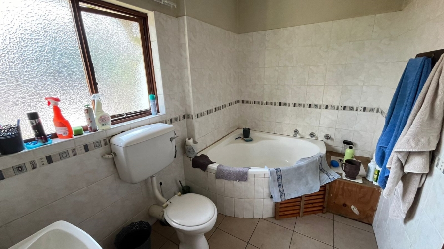 To Let 4 Bedroom Property for Rent in Fairview KwaZulu-Natal