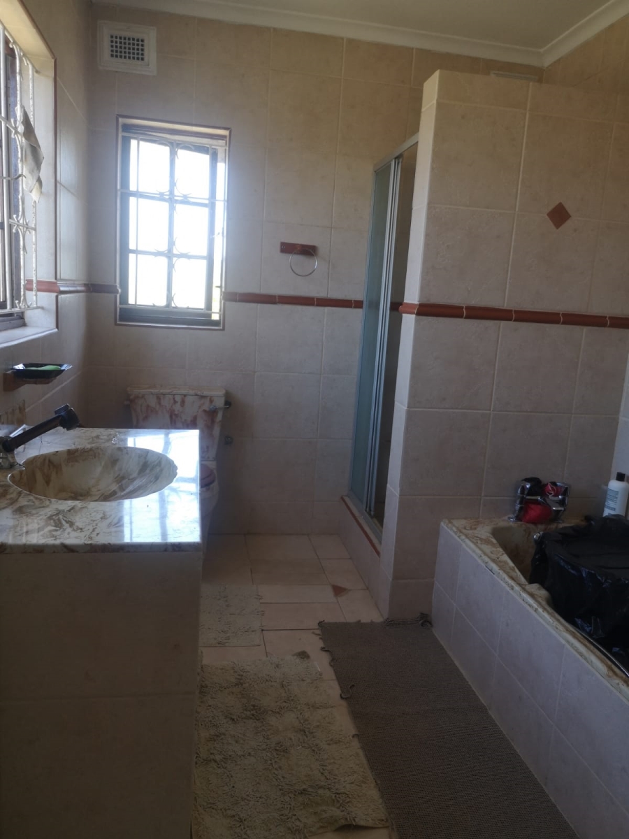 4 Bedroom Property for Sale in Everest Heights KwaZulu-Natal