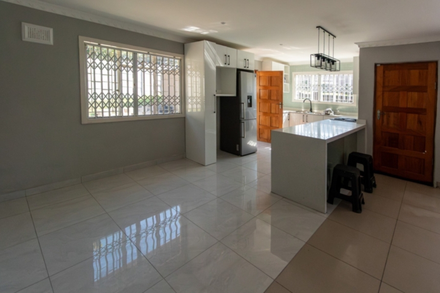 To Let 3 Bedroom Property for Rent in Brighton Beach KwaZulu-Natal