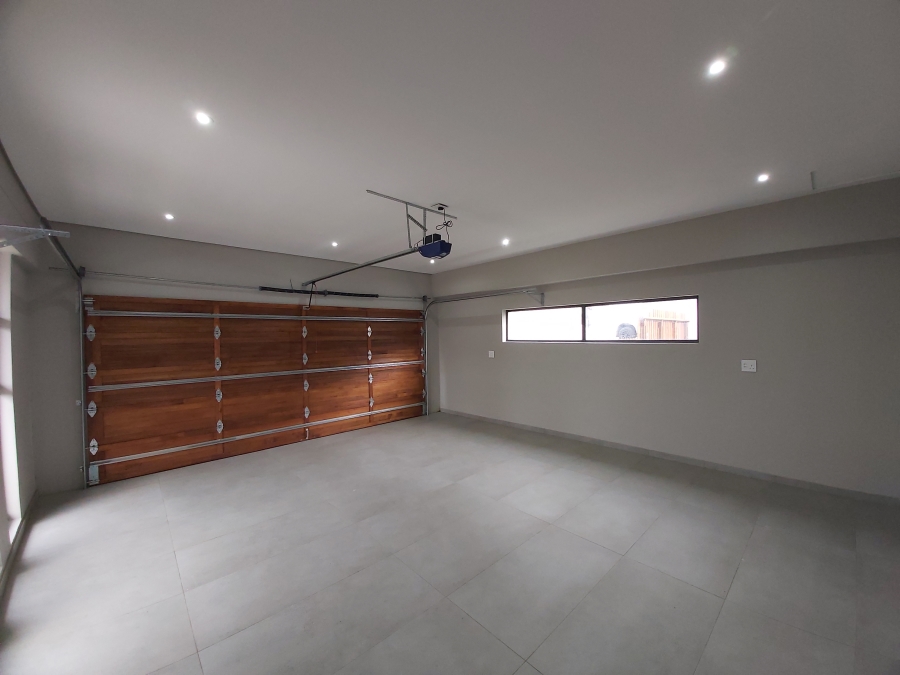 To Let 4 Bedroom Property for Rent in Palm Lakes Estate KwaZulu-Natal