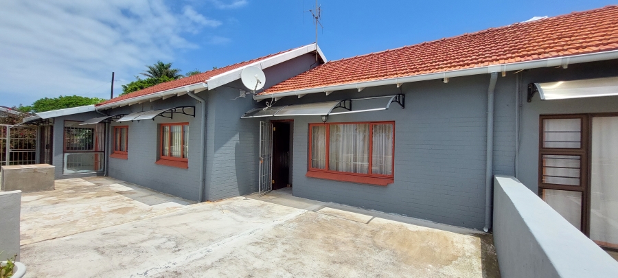 4 Bedroom Property for Sale in Manaba Beach KwaZulu-Natal