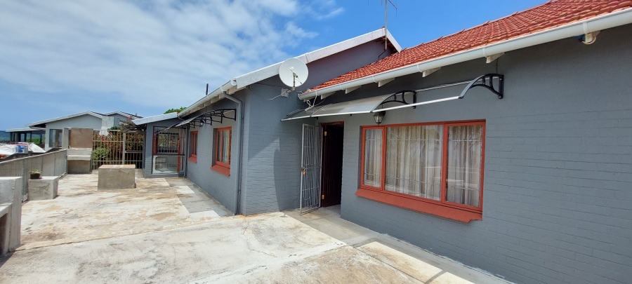 4 Bedroom Property for Sale in Manaba Beach KwaZulu-Natal