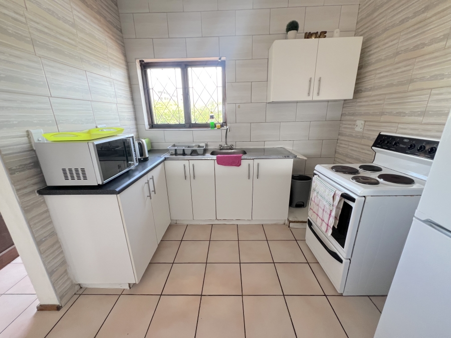 To Let 2 Bedroom Property for Rent in St Michaels On Sea KwaZulu-Natal