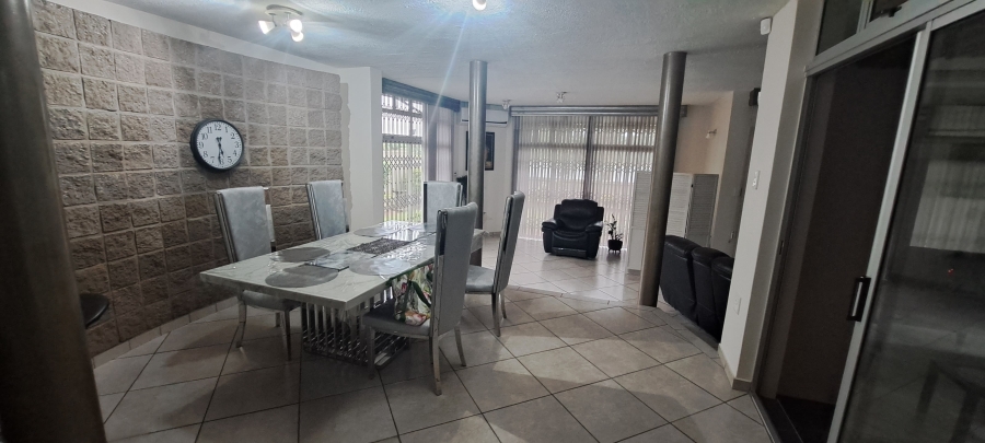 4 Bedroom Property for Sale in Meer En See KwaZulu-Natal