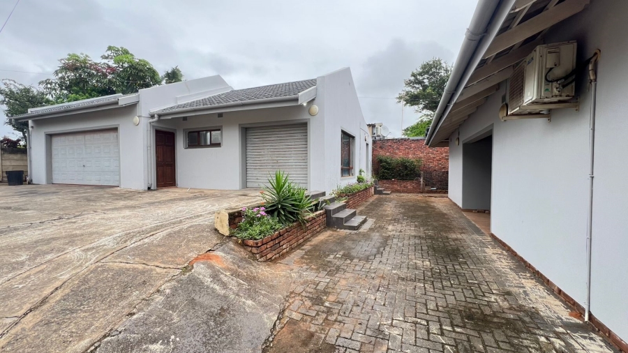 4 Bedroom Property for Sale in Oslo Beach KwaZulu-Natal