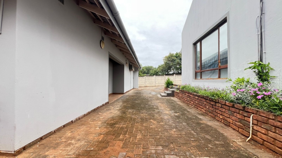 4 Bedroom Property for Sale in Oslo Beach KwaZulu-Natal