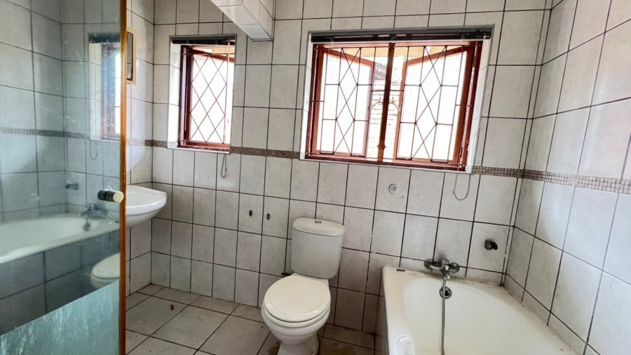 4 Bedroom Property for Sale in Oslo Beach KwaZulu-Natal