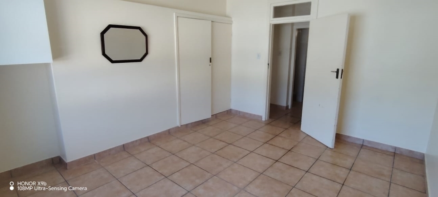 To Let 2 Bedroom Property for Rent in Margate KwaZulu-Natal