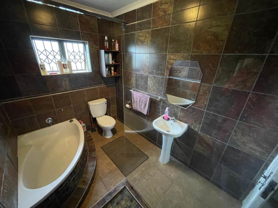 3 Bedroom Property for Sale in Hazelwood KwaZulu-Natal