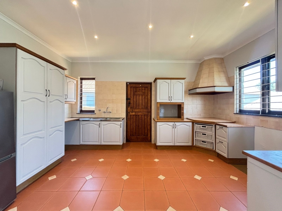 To Let 4 Bedroom Property for Rent in Durban North KwaZulu-Natal