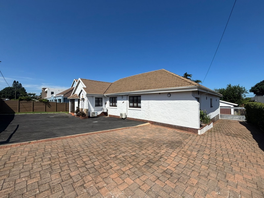 To Let 4 Bedroom Property for Rent in Durban North KwaZulu-Natal