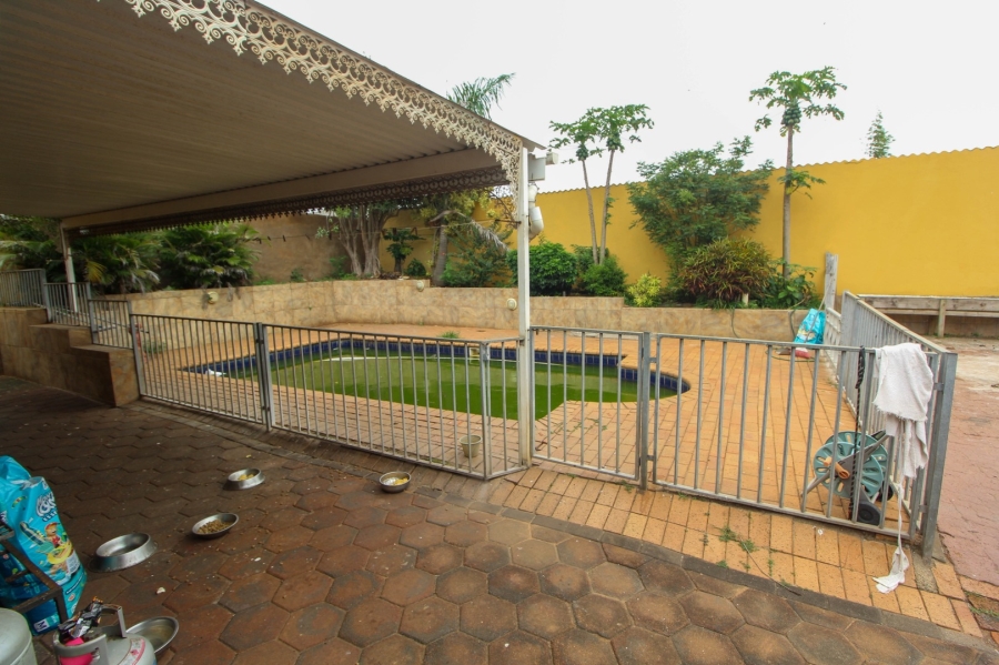 3 Bedroom Property for Sale in Brighton Beach KwaZulu-Natal