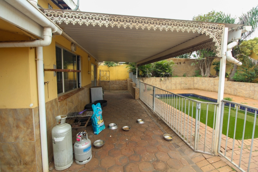 3 Bedroom Property for Sale in Brighton Beach KwaZulu-Natal