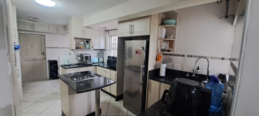 4 Bedroom Property for Sale in Meer En See KwaZulu-Natal