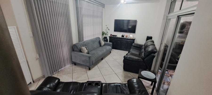 4 Bedroom Property for Sale in Meer En See KwaZulu-Natal