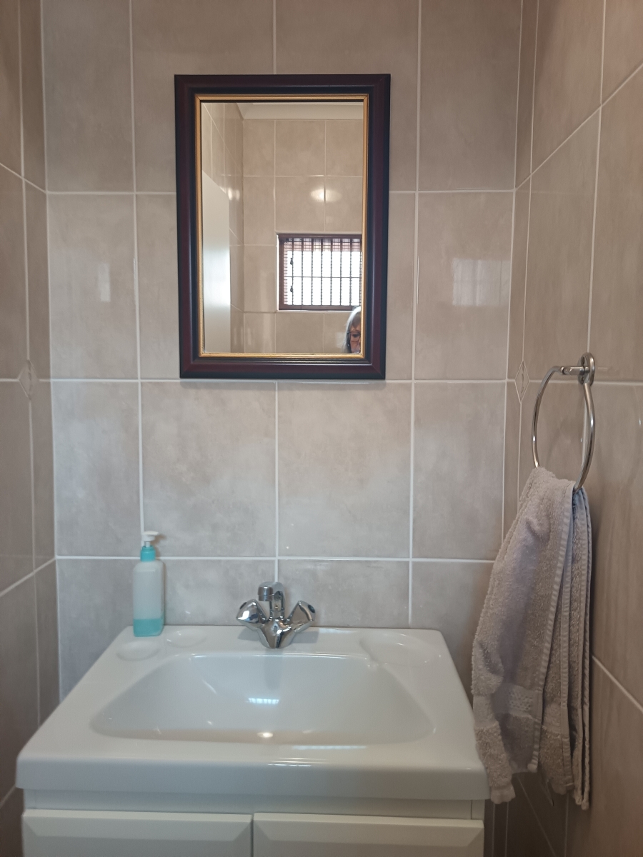 To Let 2 Bedroom Property for Rent in Umhlanga KwaZulu-Natal