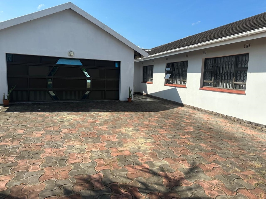 4 Bedroom Property for Sale in Esikhawini KwaZulu-Natal