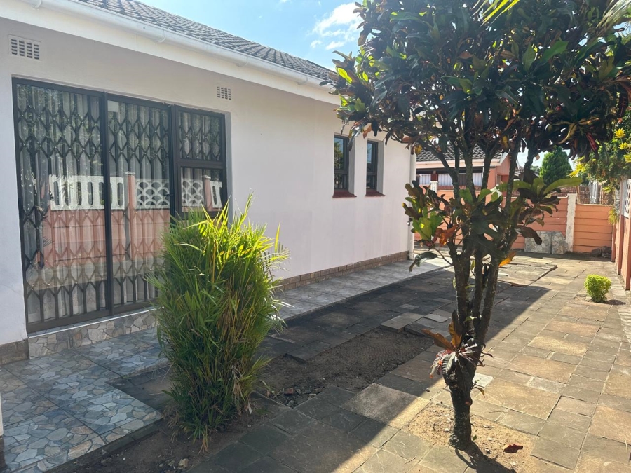 4 Bedroom Property for Sale in Esikhawini KwaZulu-Natal