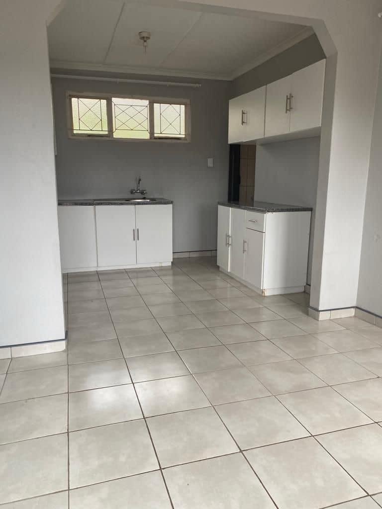 To Let 1 Bedroom Property for Rent in Bluff KwaZulu-Natal